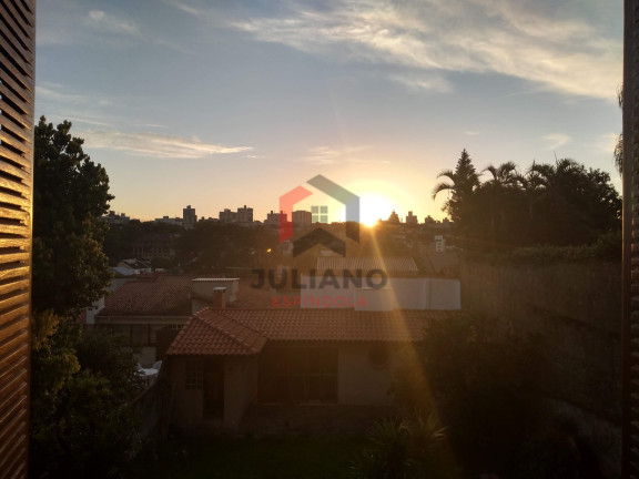 Imagem Casa com 4 Quartos à Venda, 308 m² em Chácara Das Pedras - Porto Alegre Imagem Casa com 4 Quartos à Venda, 308 m² em Chácara Das Pedras - Porto Alegre