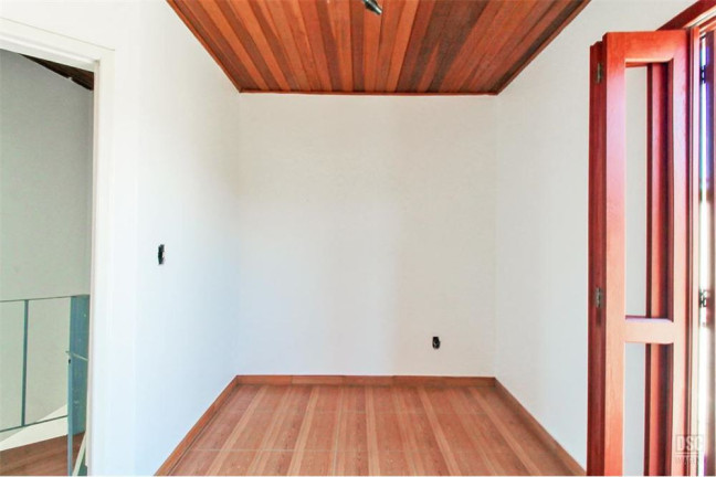 Imagem Casa com 3 Quartos à Venda, em Aberta Dos Morros - Porto Alegre Imagem Casa com 3 Quartos à Venda, em Aberta Dos Morros - Porto Alegre
