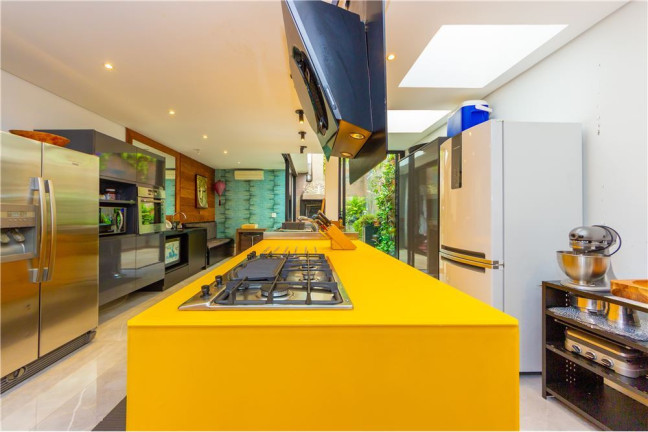 Imagem Casa com 4 Quartos à Venda, 169 m²