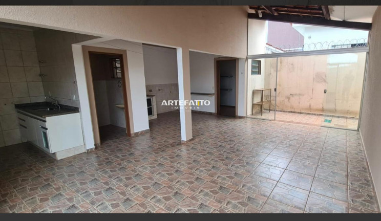 Imagem Casa com 3 Quartos à Venda, 200 m² Imagem Casa com 3 Quartos à Venda, 200 m²