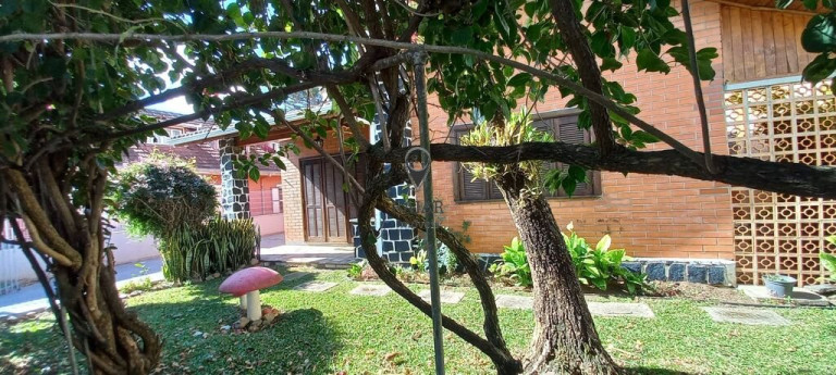 Imagem Casa com 5 Quartos à Venda,  em Rebouças - Curitiba