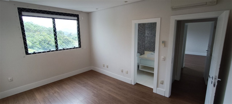 Imagem Apartamento com 3 Quartos à Venda, 307 m² em Atiradores - Joinville