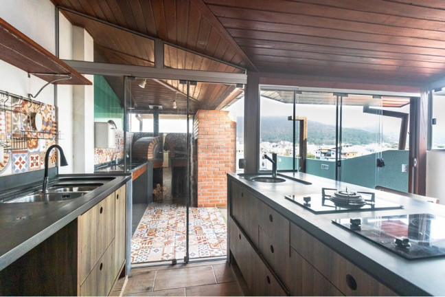 Imagem Cobertura com 3 Quartos à Venda, 121 m² em Barra Da Lagoa - Florianópolis Imagem Cobertura com 3 Quartos à Venda, 121 m² em Barra Da Lagoa - Florianópolis