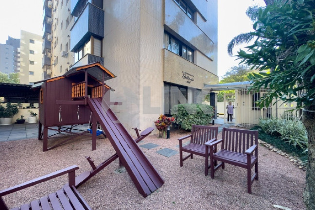Imagem Apartamento com 3 Quartos à Venda, 115 m² em Petrópolis - Porto Alegre Imagem Apartamento com 3 Quartos à Venda, 115 m² em Petrópolis - Porto Alegre