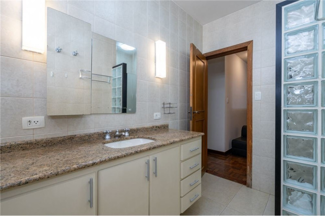 Imagem Casa com 3 Quartos à Venda, 285 m² em Moema - São Paulo Imagem Casa com 3 Quartos à Venda, 285 m² em Moema - São Paulo