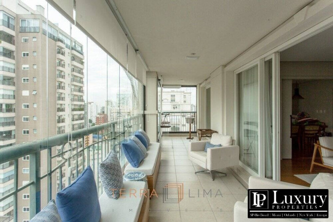 Apartamento com 3 Quartos à Venda, 311 m² em Vila Nova Conceição - São Paulo