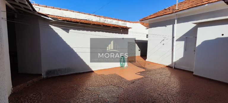 Imagem Casa com 5 Quartos à Venda, 270 m² em Centro - Botucatu Imagem Casa com 5 Quartos à Venda, 270 m² em Centro - Botucatu