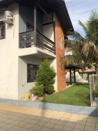Imagem Casa com 3 Quartos à Venda, 241 m² em Barra Do Rio Cerro - Jaraguá Do Sul