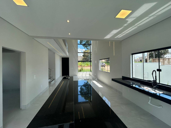 Imagem Casa com 3 Quartos à Venda, 210 m² em São Sebastião - Igarapé Imagem Casa com 3 Quartos à Venda, 210 m² em São Sebastião - Igarapé