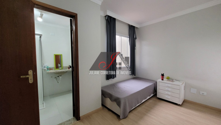 Imagem Sobrado com 3 Quartos à Venda, 134 m² em Santo Inácio - Curitiba