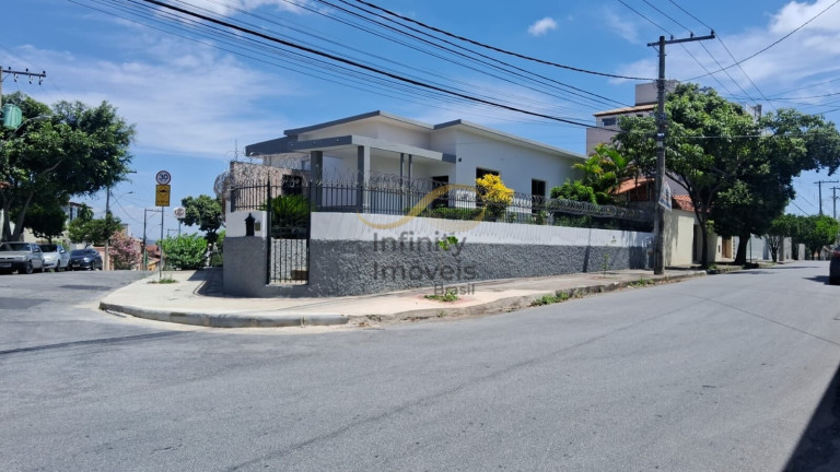 Imagem Casa com 5 Quartos à Venda, 480 m² em Santa Rosa - Belo Horizonte Imagem Casa com 5 Quartos à Venda, 480 m² em Santa Rosa - Belo Horizonte