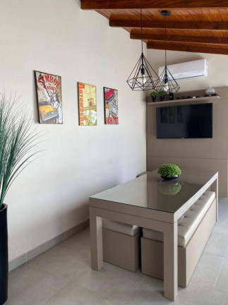 Imagem Casa com 2 Quartos à Venda, em Tijucas Imagem Casa com 2 Quartos à Venda, em Tijucas