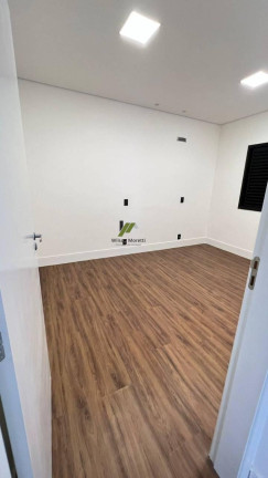 Imagem Casa de Condomínio com 3 Quartos à Venda, 350 m²