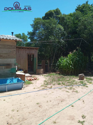 Imagem Casa com 2 Quartos à Venda, 750 m² em Viamão
