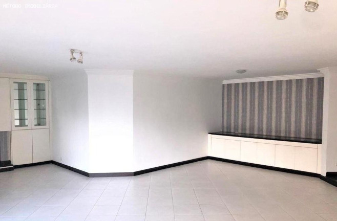 Imagem Imóvel com 3 Quartos à Venda, 240 m² em Itaim Bibi - São Paulo Imagem Imóvel com 3 Quartos à Venda, 240 m² em Itaim Bibi - São Paulo