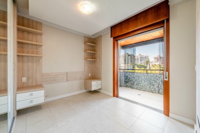 Imagem Apartamento com 2 Quartos à Venda, 120 m² em Petrópolis - Porto Alegre Imagem Apartamento com 2 Quartos à Venda, 120 m² em Petrópolis - Porto Alegre