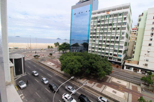Imagem Apartamento com 3 Quartos à Venda, 110 m² em Leme - Rio De Janeiro Imagem Apartamento com 3 Quartos à Venda, 110 m² em Leme - Rio De Janeiro