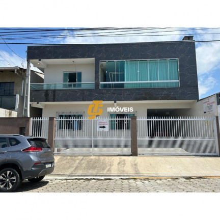 Casa com 6 Quartos à Venda, 288 m² em Monte Alegre - Camboriú