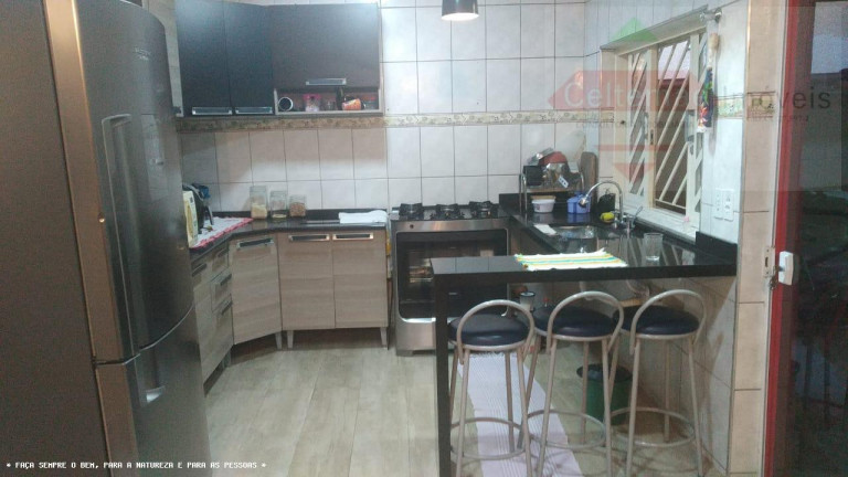Imagem Casa com 4 Quartos à Venda, 210 m² em Jardim Sonia Maria - Taubaté Imagem Casa com 4 Quartos à Venda, 210 m² em Jardim Sonia Maria - Taubaté