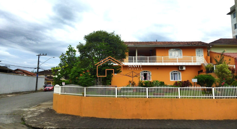 Imagem Casa com 12 Quartos à Venda, 348 m² em Costa E Silva - Joinville Imagem Casa com 12 Quartos à Venda, 348 m² em Costa E Silva - Joinville