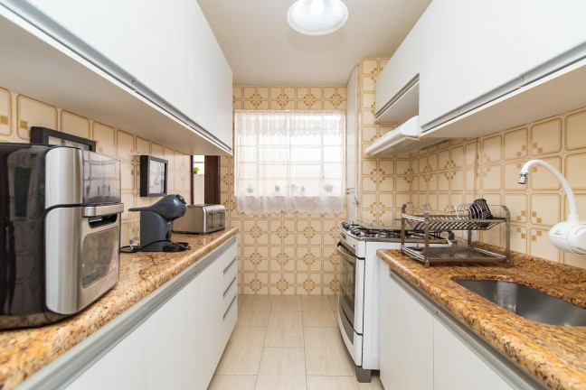 Imagem Sobrado com 3 Quartos à Venda, 140 m² em Capão Raso - Curitiba Imagem Sobrado com 3 Quartos à Venda, 140 m² em Capão Raso - Curitiba