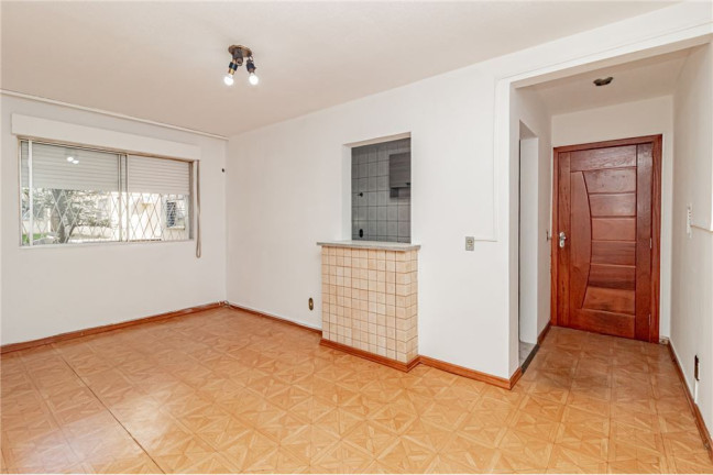 Imagem Imóvel com 2 Quartos à Venda, em Santo Antônio - Porto Alegre Imagem Imóvel com 2 Quartos à Venda, em Santo Antônio - Porto Alegre
