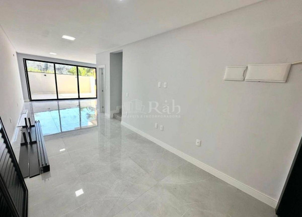 Imagem Sobrado com 3 Quartos à Venda, 142 m² em Cedro - Camboriú Imagem Sobrado com 3 Quartos à Venda, 142 m² em Cedro - Camboriú