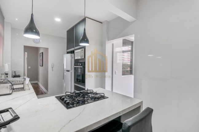 Imagem Apartamento com 3 Quartos à Venda, 165 m² em Centro - Curitiba
