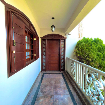 Imagem Casa com 4 Quartos à Venda, 298 m² Imagem Casa com 4 Quartos à Venda, 298 m²