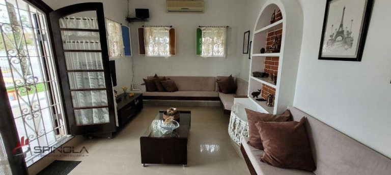 Imagem Casa com 7 Quartos à Venda, 400 m² em Balneário Flórida - Praia Grande Imagem Casa com 7 Quartos à Venda, 400 m² em Balneário Flórida - Praia Grande