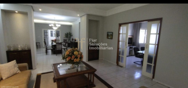 Imagem Casa com 4 Quartos à Venda, 389 m² em Jardim Califórnia - Cuiabá Imagem Casa com 4 Quartos à Venda, 389 m² em Jardim Califórnia - Cuiabá