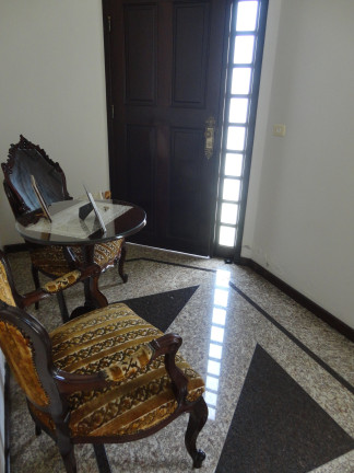 Imagem Casa com 3 Quartos à Venda, 260 m² em America - Joinville