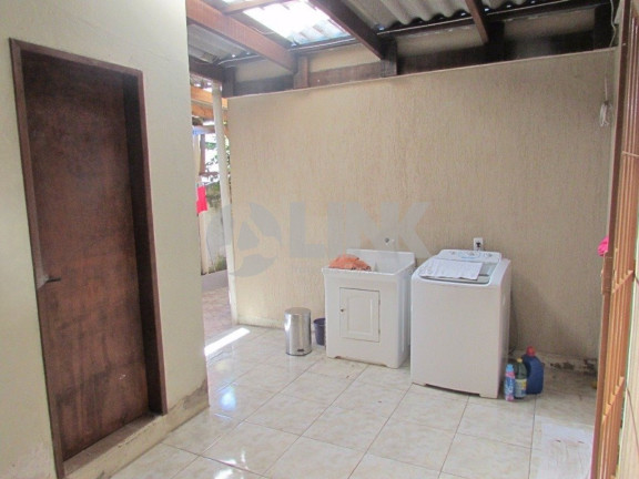 Imagem Casa com 4 Quartos à Venda, 200 m² em Jardim Carvalho - Porto Alegre Imagem Casa com 4 Quartos à Venda, 200 m² em Jardim Carvalho - Porto Alegre