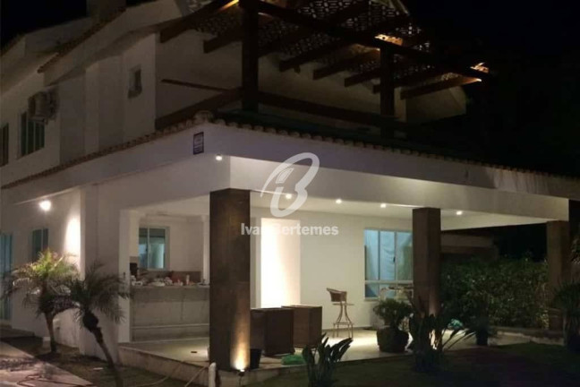 Imagem Sobrado com 4 Quartos para Temporada, em Canto Grande - Bombinhas Imagem Sobrado com 4 Quartos para Temporada, em Canto Grande - Bombinhas