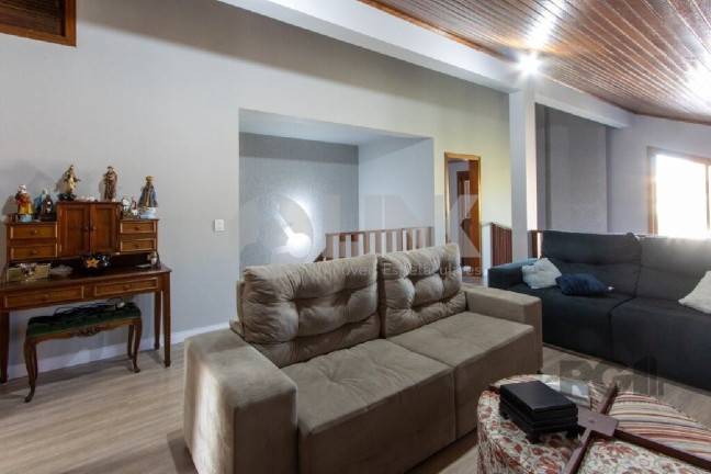 Imagem Casa com 5 Quartos à Venda, 336 m² em Glória - Porto Alegre Imagem Casa com 5 Quartos à Venda, 336 m² em Glória - Porto Alegre