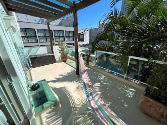 Imagem Sobrado com 3 Quartos à Venda,  em Praia Dos Amores - Balneário Camboriú
