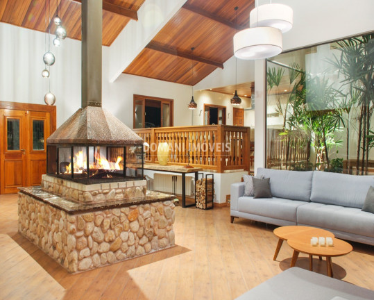 Imagem Casa com 4 Quartos à Venda, 910 m² em Região Do Parque Da água Santa - Campos Do Jordão