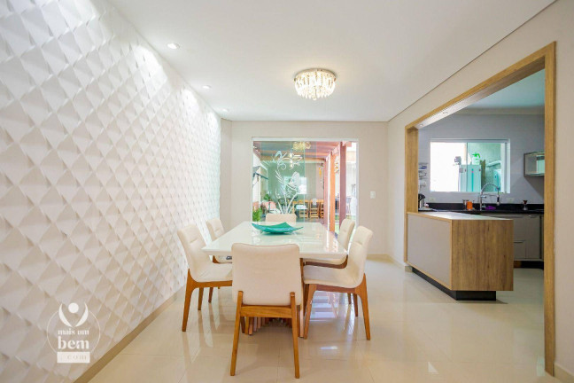 Imagem Sobrado com 4 Quartos à Venda, 209 m² em Portão - Curitiba