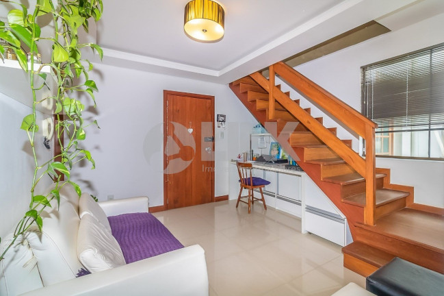 Imagem Imóvel com 2 Quartos à Venda, 84 m² em Auxiliadora - Porto Alegre Imagem Imóvel com 2 Quartos à Venda, 84 m² em Auxiliadora - Porto Alegre