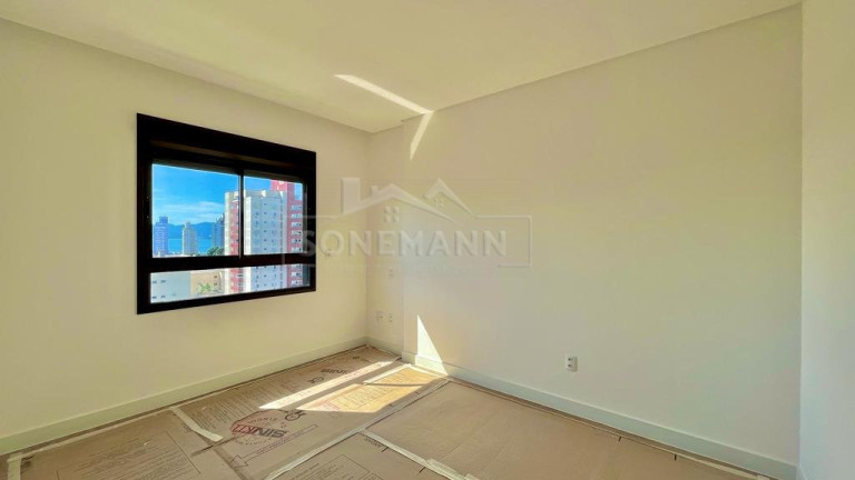 Imagem Apartamento com 3 Quartos à Venda, 123 m² em Canto - Florianópolis Imagem Apartamento com 3 Quartos à Venda, 123 m² em Canto - Florianópolis