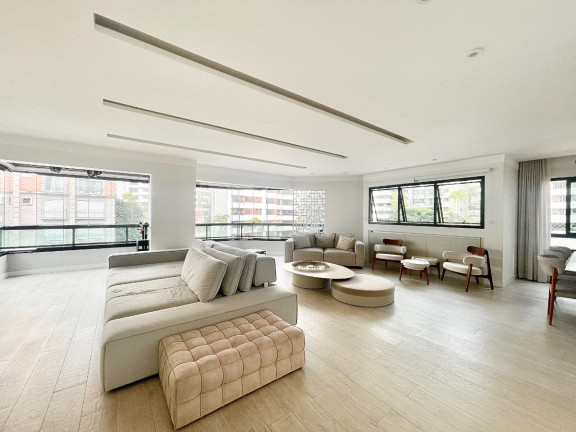 Apartamento com 3 Quartos à Venda, 192 m² em Aclimação - São Paulo