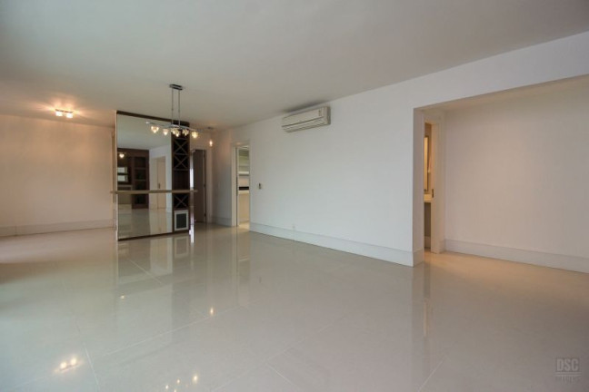 Imagem Imóvel com 3 Quartos à Venda, 165 m² em Bela Vista - Porto Alegre Imagem Imóvel com 3 Quartos à Venda, 165 m² em Bela Vista - Porto Alegre