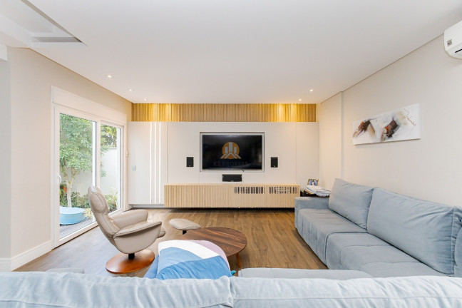 Imagem Imóvel com 4 Quartos à Venda, 450 m² em Tingui - Curitiba Imagem Imóvel com 4 Quartos à Venda, 450 m² em Tingui - Curitiba