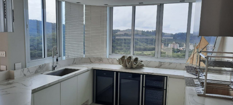 Imagem Cobertura com 5 Quartos à Venda, 610 m² em Praia Brava - Itajaí