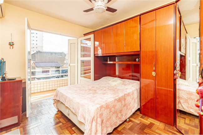 Imagem Imóvel com 2 Quartos à Venda, 127 m² em Santana - Porto Alegre Imagem Imóvel com 2 Quartos à Venda, 127 m² em Santana - Porto Alegre
