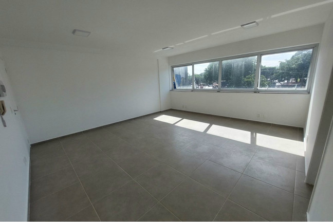 Sala Comercial à Venda, 31 m² em Jardim Oriental - São Paulo