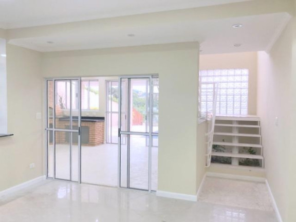 Imagem Casa com 4 Quartos à Venda, 355 m² em Golf Village - Carapicuíba Imagem Casa com 4 Quartos à Venda, 355 m² em Golf Village - Carapicuíba