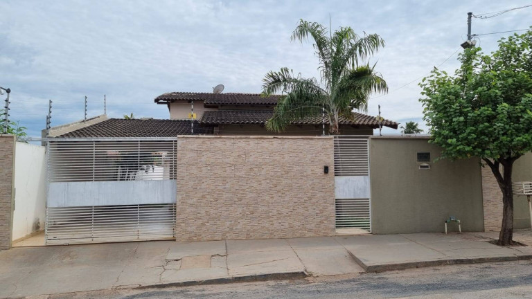 Casa com 4 Quartos à Venda, 360 m² em Santa Cruz Ii - Cuiabá