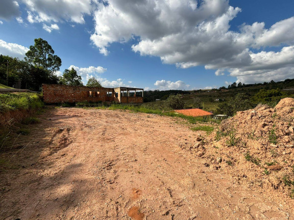 Terreno à Venda, 900 m² em Pedras - Itatiaiuçu