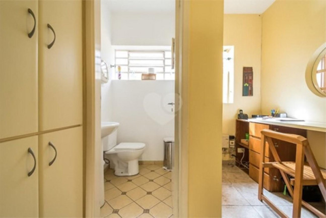Imagem Casa com 6 Quartos à Venda, 202 m²